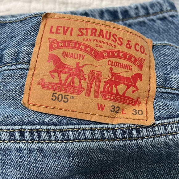 Levi’s 505 32 x 30 - Picture 2 of 5